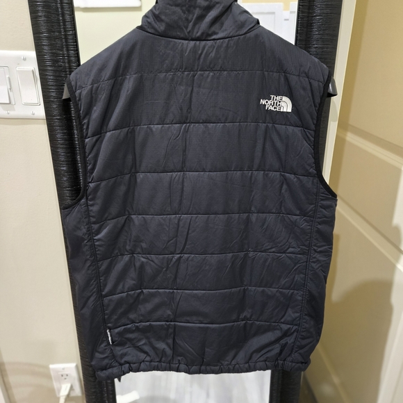 The North Face Men's Black Puffer Vest - Picture 3 of 3